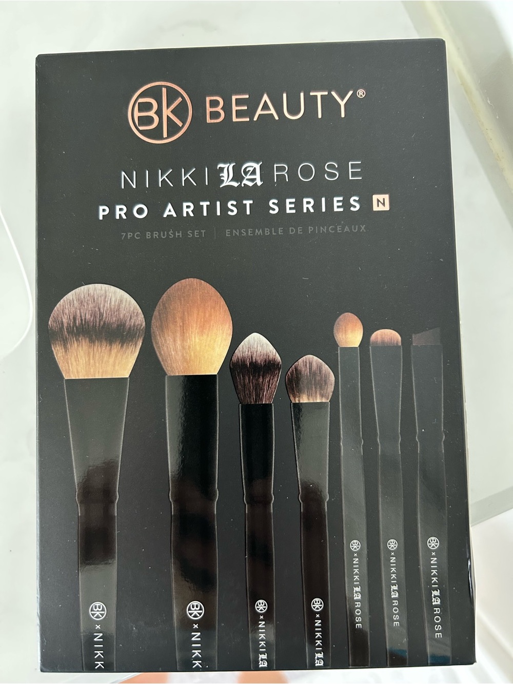 Nikki LaRose Pro Artist Series 7-Piece Brush Set - Black with Brown Bristles